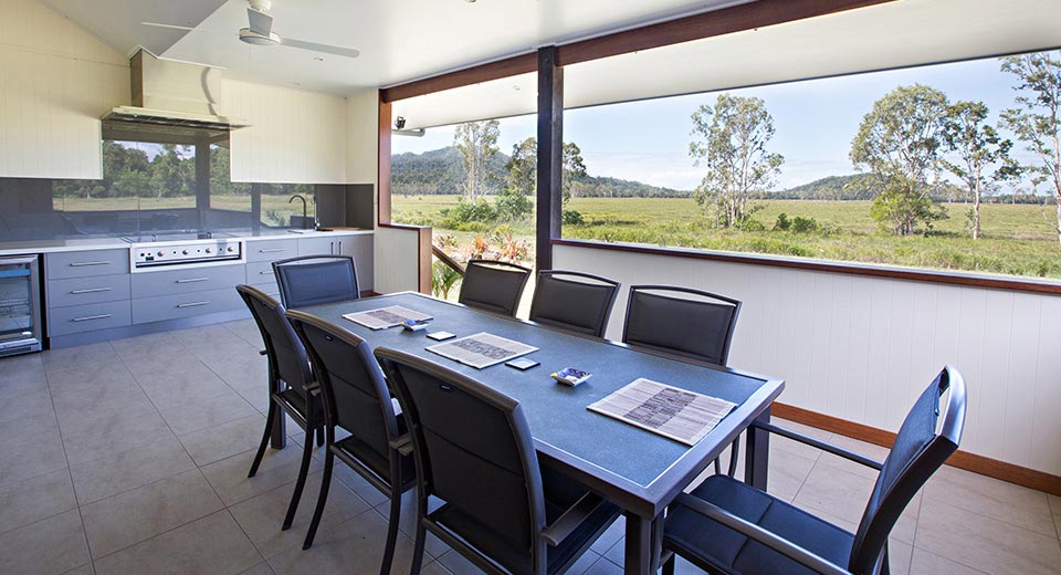 Accommodation for entertaining and outdoor dining